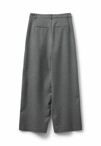 Graue Schlaghosen aus strukturiertem Stoff, mit einem Taillenbund und Gürtelschlaufen, zwei Gesäßtaschen und einer lockeren Passform.