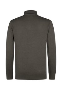Maglione pullover verde scuro con colletto alto, caratterizzato da un motivo a zigzag testurizzato, maniche lunghe e polsini e orlo a coste.