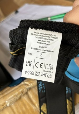 Reusch, TORWARTHANDSCHUH ATTRAKT AQUA FINGER SUPPORT UNISEX - Goalkeeping gloves -   black   gold  aqua