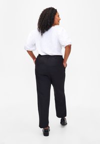 Zizzi STRAIGHT LEG WITH POCKETS - Hlače - black