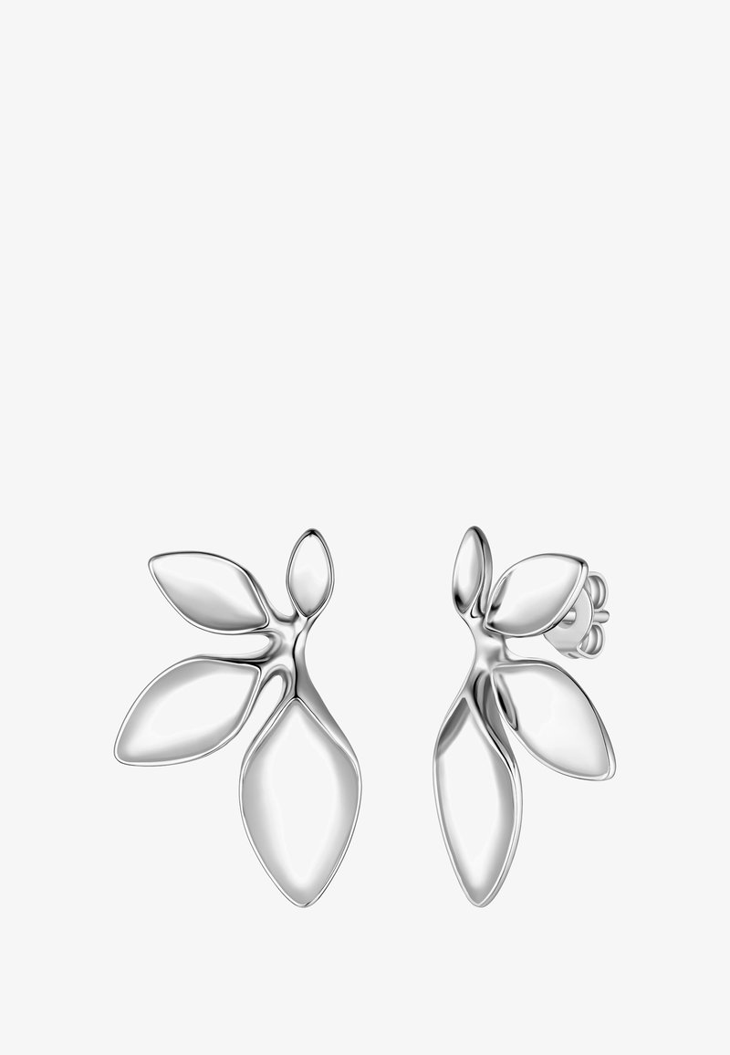 Pendientes de aro de plata pulida que presentan tres hojas ovaladas suaves conectadas en un diseño botánico abstracto.