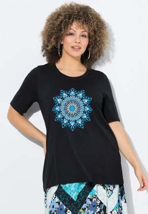 Ulla Popken MANDALA SHORT SLEEVE TEE - Print T-shirt - black