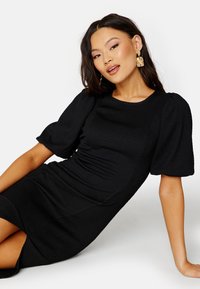 Bubbleroom PUFF SLEEVE STRUCUTRE MIDI DRESS - Sukienka etui