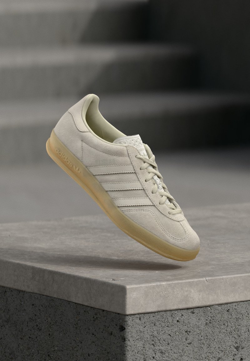 adidas Originals GAZELLE INDOOR grey one/putty grey/light grey