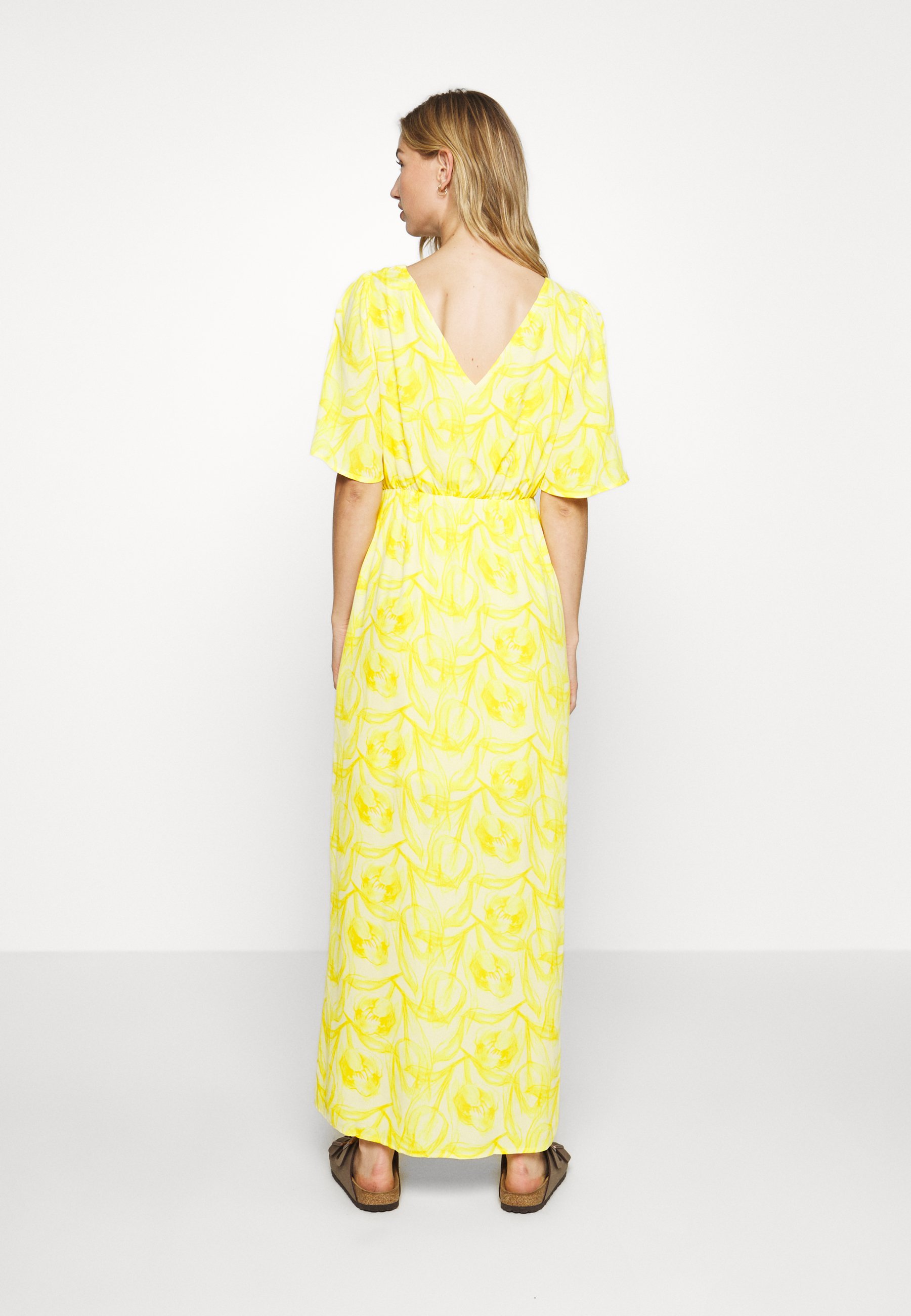 robe mellow yellow