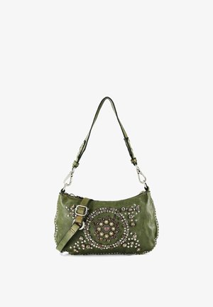 Groene leren schoudertas met decoratieve cirkelvormige studs en een verstelbare riem met zilverkleurige gespen.