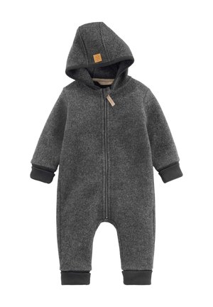 Grauer Fleece-Overall mit durchgehendem Reißverschluss und Kapuze, ausgestattet mit gerippten Bündchen und einem kleinen Leder-Logopatch. Weiche Textur und warmes Design.