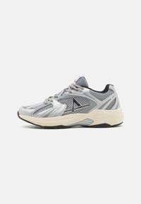 OSERRA UNISEX - Sneakers laag - silver/grey