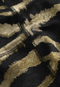 Next CREW NECK SHORT SLEEVE - Jednoduché tričko - black brown stripe