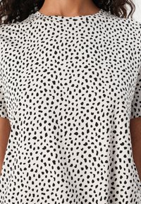 TOM TAILOR DENIM T-shirt imprimé - beige/black