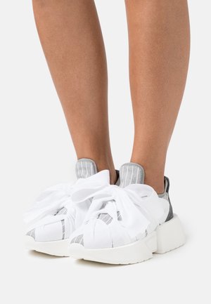 Slip-ons - drizzle/white