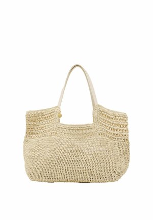 Beige gevlochten stro tote tas met open bovenkant en twee lichtgekleurde handvatten.