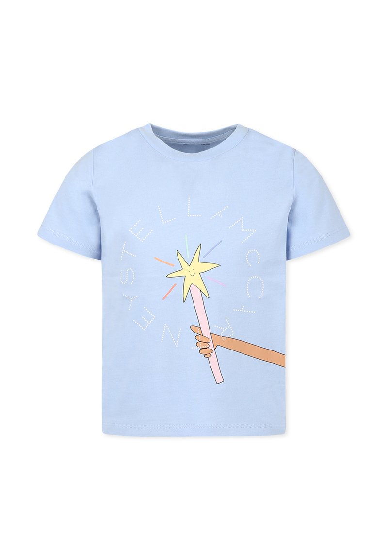 T-shirt in cotone azzurro chiaro con una mano cartoon che tiene una bacchetta rosa con una stella, circondata dal testo "STELLA McCARTNEY" in un design circolare.