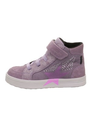 Lila Wildleder-Hochschnittsneaker mit einem rosa Sternelement, dekorativen Strasssteinen und einem Klettverschluss. Verfügt über ein Schnürdesign und eine Gummisohle.