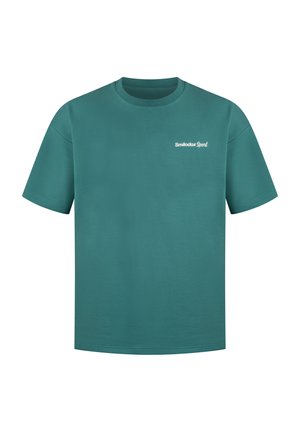 Teal katoenen t-shirt met een ronde hals en korte mouwen. Bevat een wit "Smilodox Sport" logo op de linkerborst.