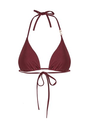 Bordeauxfarbener Bikini-Oberteil mit dreieckigem Design, Halterneck-Bändern und einem gerafften Bund mit dekorativem goldenen Akzent. Glatte Textur.