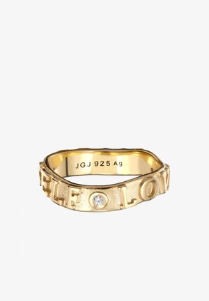 Goldring mit erhabenen Buchstaben, die "LOVE" schreiben, und einem kleinen Diamanten in der Mitte, innen mit "JGJ 925 Ag" gestempelt.