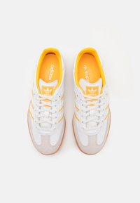 adidas Originals SAMBA OG KIDS - Sportbačiai - footwear white/crystal white/crew yellow
