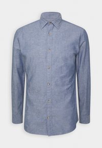 Jasnoniebieska koszula z długim rękawem zapinana na guziki, wykonana z teksturowanej tkaniny, z klasycznym kołnierzykiem i pięcioma guzikami z przodu.