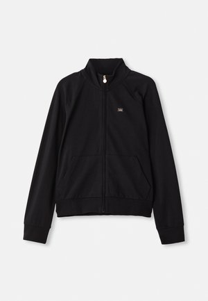 Zwarte zip-up jas met een opstaande kraag, twee voorklauwen, geribbelde manchetten en een klein logo op de linkerborst. Gemaakt van zachte, gladde stof.