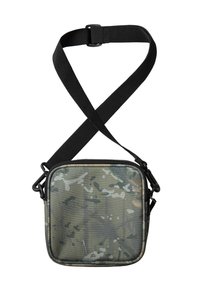 Bolso cruzado de camuflaje con forma cuadrada, correa negra, cierre de cremallera, tela duradera y un patrón abstracto en verde, gris y blanco.