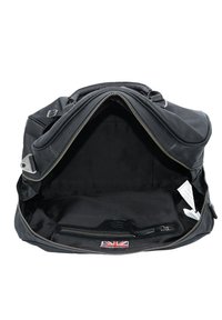 Borsa in pelle nera con apertura con cerniera, interno spazioso e una piccola tasca con cerniera. Presenta accessori in metallo e una fodera in tessuto.