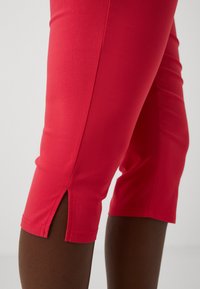 ONLY Carmakoma CARLILA KNICKERS - Šortai - viva magenta