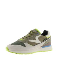 Scarpe sportive da uomo in grigio chiaro e verde oliva. Presentano pannelli in rete, un colletto imbottito e dettagli in verde neon e blu. Suola in gomma testurizzata.