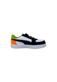 Sneaker bianco e nero con accenti verdi e arancioni, realizzato in pelle e tessuto, dotato di una fascia in velcro e lacci testurizzati.