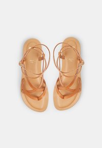 Bata Sandali con cinturino - marrone