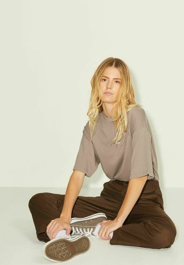 JXANDREA LOOSE LOGO TEE - Basic T-shirt - brindle3