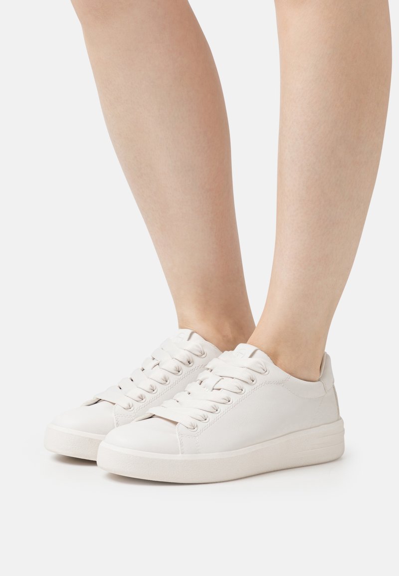 tamaris baskets basses