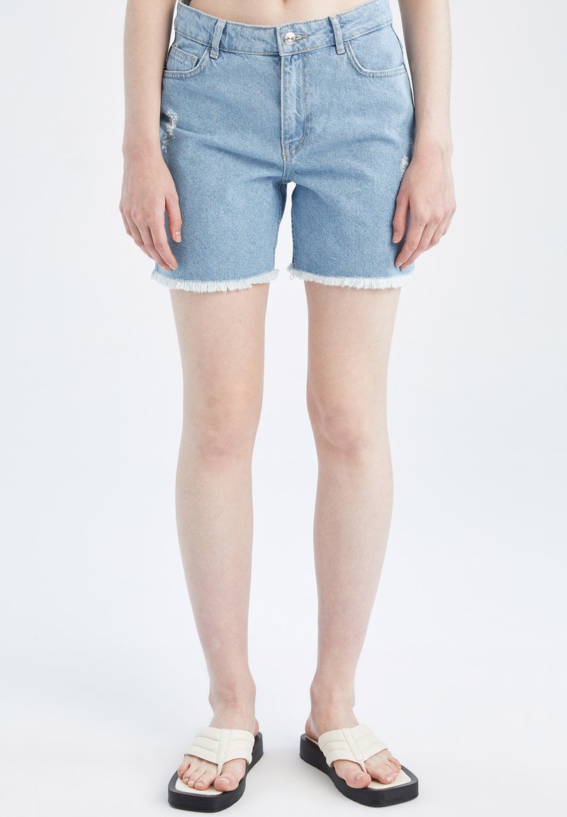 DeFacto BOYFRIEND Denim shorts blue/light blue Zalando