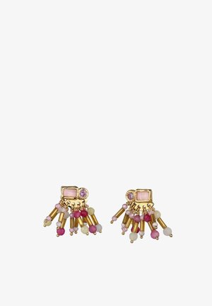 Øreringe i guldfarve med rosa og hvide perler arrangeret i hængende klynger under rektangulære og runde rosa sten.