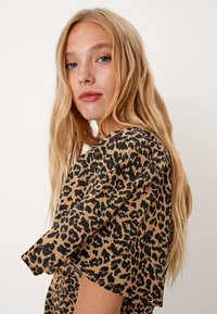 QS MIT TUNNELZUG - Blusenkleid - sandstein