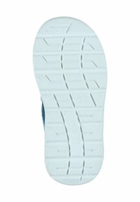 Weiße Gummisohle mit strukturierten Profilmustern und Rillen. Mit blauen Akzenten an den Kanten. Mit "22" und Markenlogo gekennzeichnet.