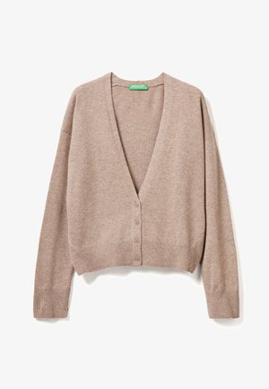 Cardigan corto color marrone chiaro realizzato in morbido tessuto a maglia. Presenta un collo a V, sette bottoni e polsini e orlo a coste per un tocco di texture.