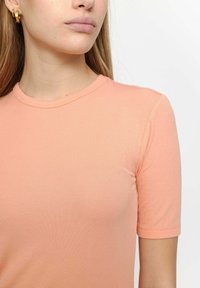 Soft Rebels SRFENJA - Pamata T-krekls -  coral reef