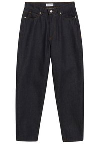 Jean en denim bleu foncé à taille haute, fermeture à bouton sur le devant, cinq poches, et détails de surpiqûres orange.