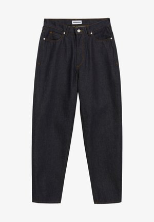 Donkerblauwe spijkerbroek met hoge taille, sluiting met een knoop aan de voorkant, vijf zakken en oranje stiksels.