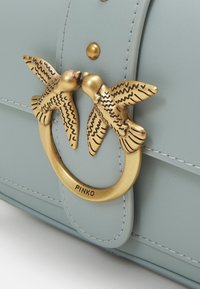 Pinko LOVE ONE POCKET  - Borsa a tracolla - light blue