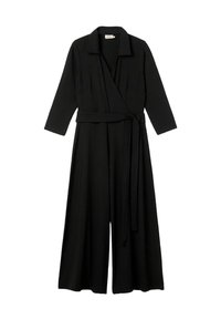 Musta kietaisutyyppinen haalari, jossa on kolme neljäsosahihnaa, solmittava vyö vyötäröllä ja leveät lahkeet, valmistettu pehmeästä, teksturoidusta kankaasta.