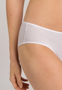 Hanro ULTRALIGHT - Slip - white