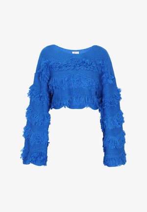 Maglione blu accorciato in maglia testurizzata, con frange sovrapposte su maniche e corpo, scollatura ampia e maniche lunghe.