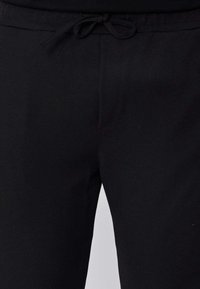 Non sélectionné, noir