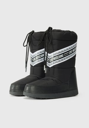Uvrstitev 5: Love Moschino - Zimski škornji