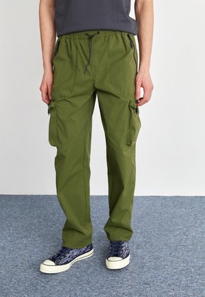 Ellesse SQUADRON PANT - Cargo trousers - khaki