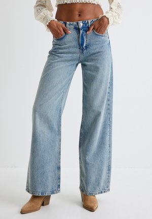 WIDE  - Vaqueros a campana - light blue