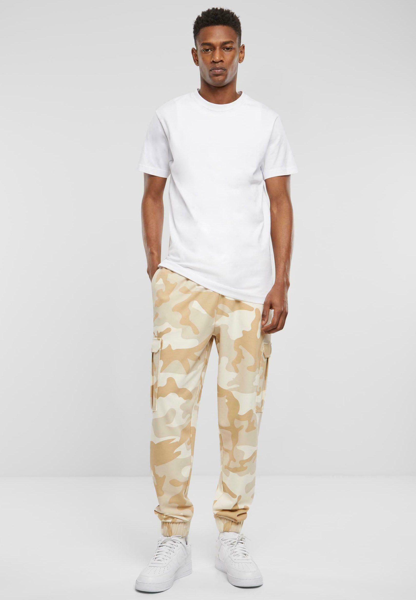 Urban Classics WIDE CAMO - Cargo trousers - simplesandcamo/sand