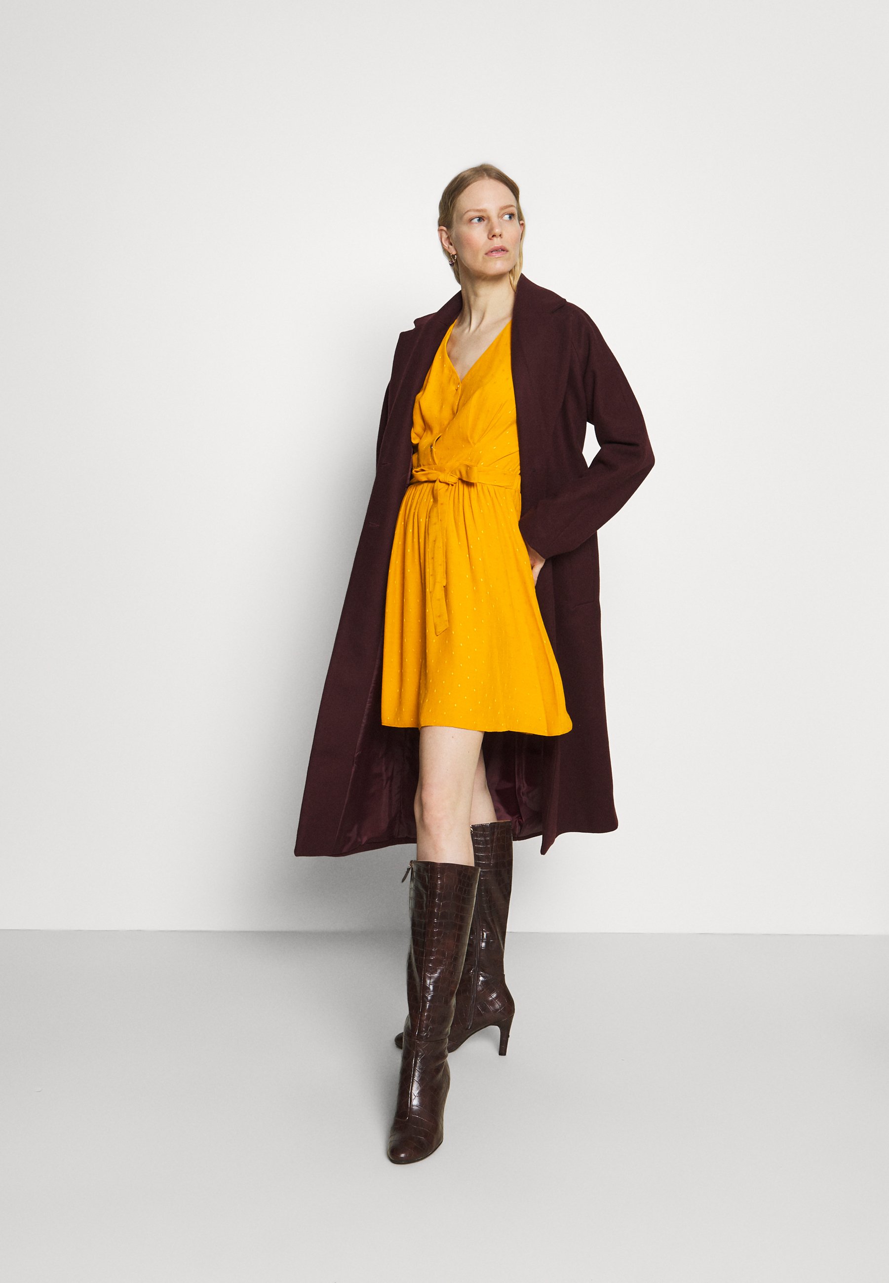 robe naf naf moutarde